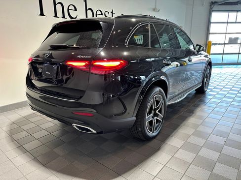 Used 2025 Mercedes-Benz GLC 350e 4MATIC image 4