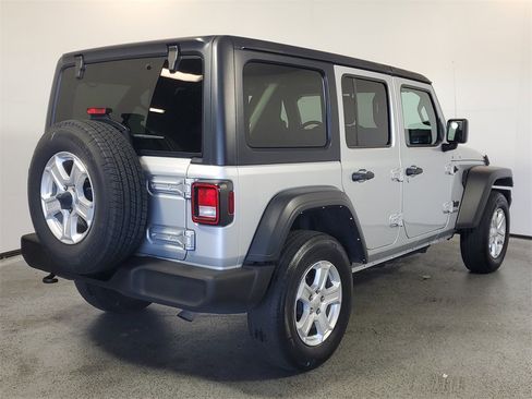 Used 2022 Jeep Wrangler Unlimited Sport image 6