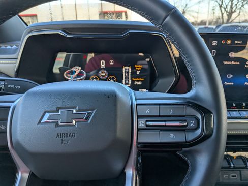 Used 2024 Chevrolet Colorado ZR2 w/ ZR2 Bison Edition image 18