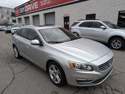 Used 2015 Volvo V60 T5 Premier image 4