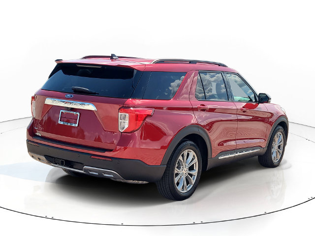 Used 2024 Ford Explorer XLT w/ Equipment Group 202A RWD image 5