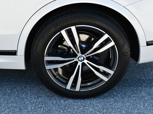 Used 2024 BMW X7 xDrive40i w/ M Sport Package AWD/4WD image 63