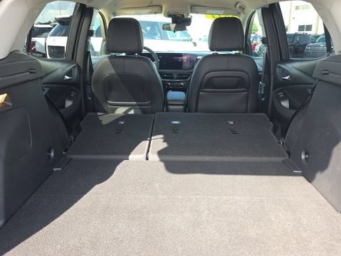 Used 2024 Buick Encore GX Preferred w/ Comfort Package FWD image 25
