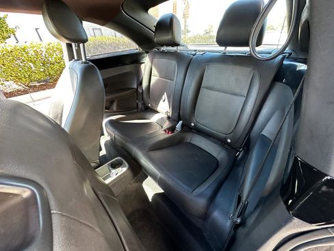 Used 2012 Volkswagen Beetle 2.5 image 11