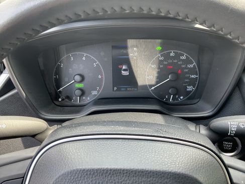 Used 2024 Toyota Corolla SE FWD image 21