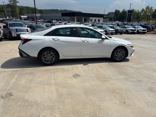Used 2024 Hyundai Elantra SEL FWD image 44