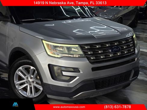 Used 2016 Ford Explorer XLT w/ Equipment Group 202A FWD image 4