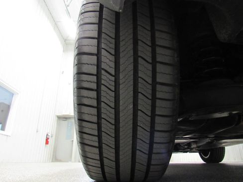 Used 2022 Volkswagen Taos SE image 18