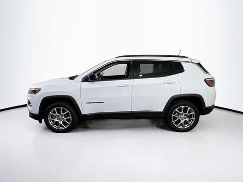 Used 2022 Jeep Compass Latitude AWD/4WD image 8