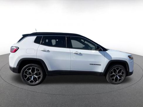 Used 2025 Jeep Compass Limited AWD/4WD image 16