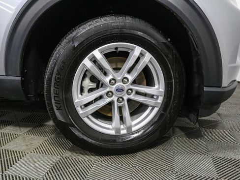 Used 2023 Ford Explorer XLT w/ Equipment Group 202A image 15