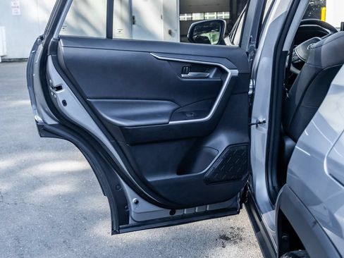 Used 2021 Toyota RAV4 XLE w/ XLE Grade Weather Package AWD/4WD image 22