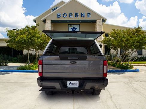 Used 2022 Ford F250 Lariat w/ Black Appearance Package AWD/4WD image 5