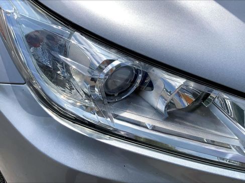 Used 2017 Toyota Highlander LE FWD image 26