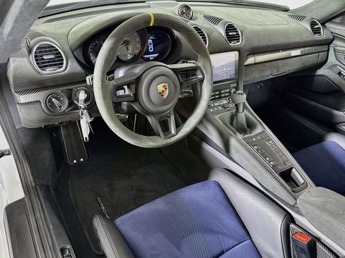 Used 2025 Porsche 718 Cayman GT4 RS RWD image 4