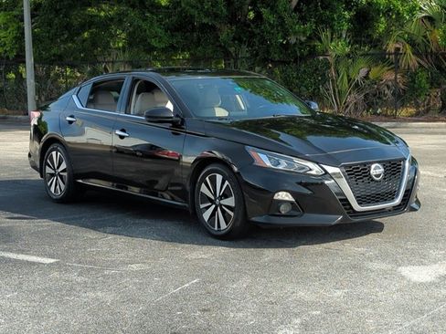 Used 2019 Nissan Altima 2.5 SV FWD image 3