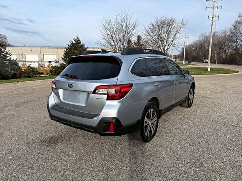 Used 2018 Subaru Outback 2.5i Limited image 9
