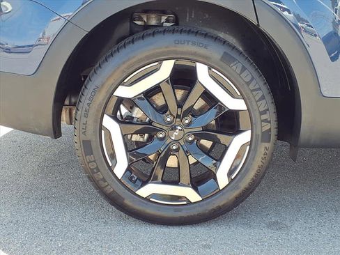 Used 2025 Kia Telluride S FWD image 7