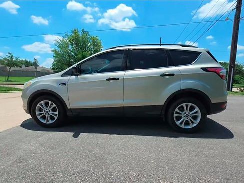 Used 2017 Ford Escape SE w/ SE Leather Comfort Package AWD/4WD image 1