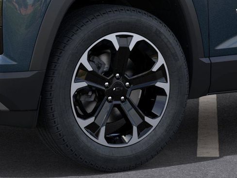 New 2026 Chevrolet Equinox LT w/ Convenience Package II FWD image 9