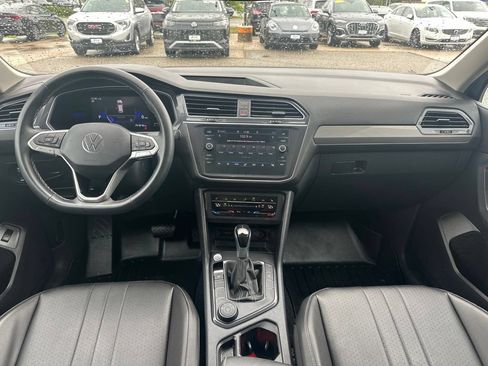 Used 2022 Volkswagen Tiguan SE AWD/4WD image 15