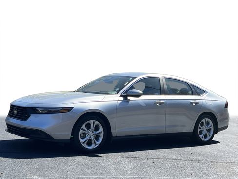 Certified 2025 Honda Accord LX image 19