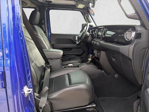 Used 2020 Jeep Wrangler Unlimited Sahara image 21