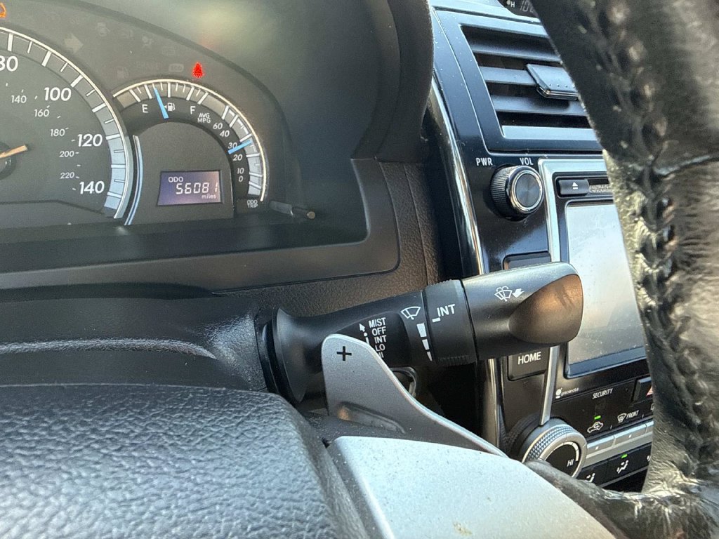 Used 2014 Toyota Camry SE w/ Leather Package FWD image 31
