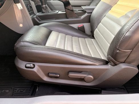 Used 2009 Ford Mustang GT RWD image 25