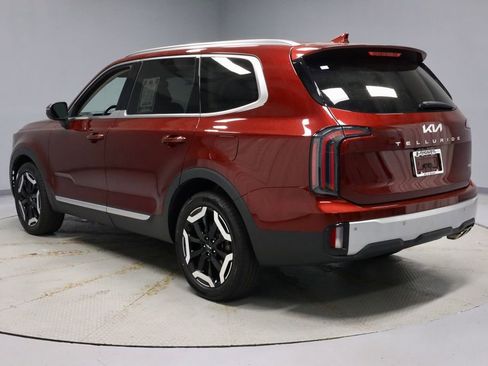 Used 2024 Kia Telluride EX w/ EX Captain's Chair Package AWD/4WD image 10