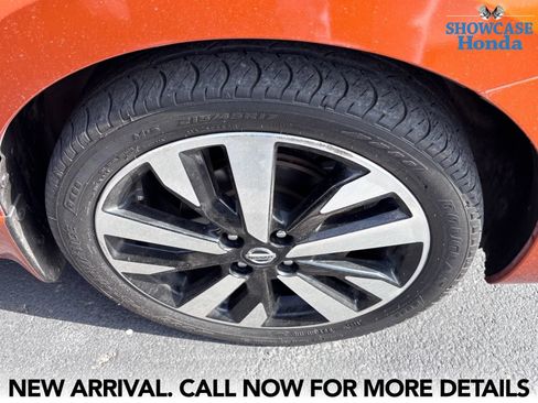 Used 2022 Nissan Versa SR w/ Convenience Package FWD image 8