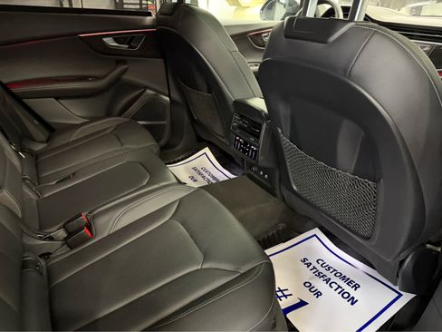 Used 2023 Audi Q8 Prestige AWD/4WD image 36