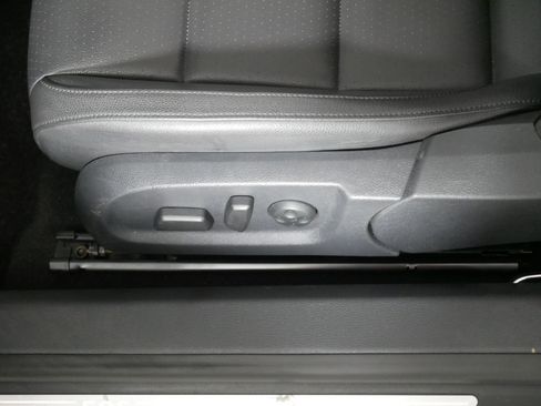 Used 2013 Volkswagen Eos Komfort FWD image 20