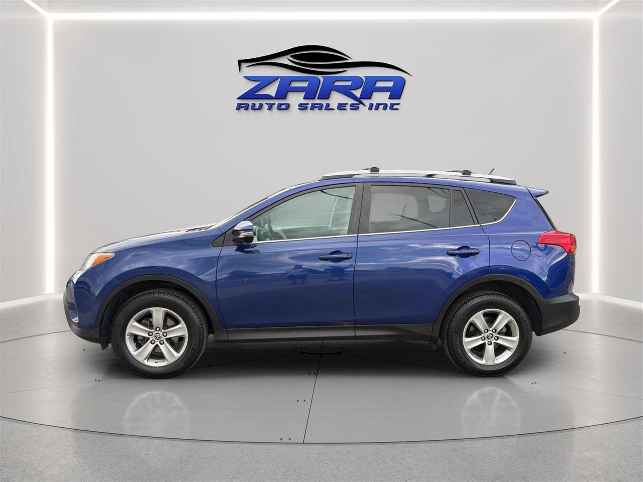 Used 2015 Toyota RAV4 XLE AWD/4WD image 4