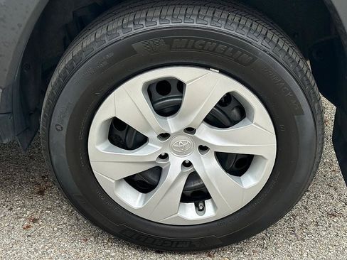Certified 2023 Toyota RAV4 LE AWD/4WD image 29