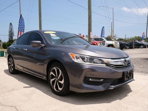 Used 2017 Honda Accord EX image 3