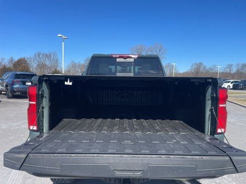 New 2026 Chevrolet Silverado 2500 ZR2 image 10