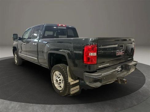 Used 2019 GMC Sierra 2500 Denali AWD/4WD image 3