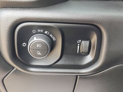 New 2025 RAM 3500 Tradesman w/ Chrome Appearance Group AWD/4WD image 24