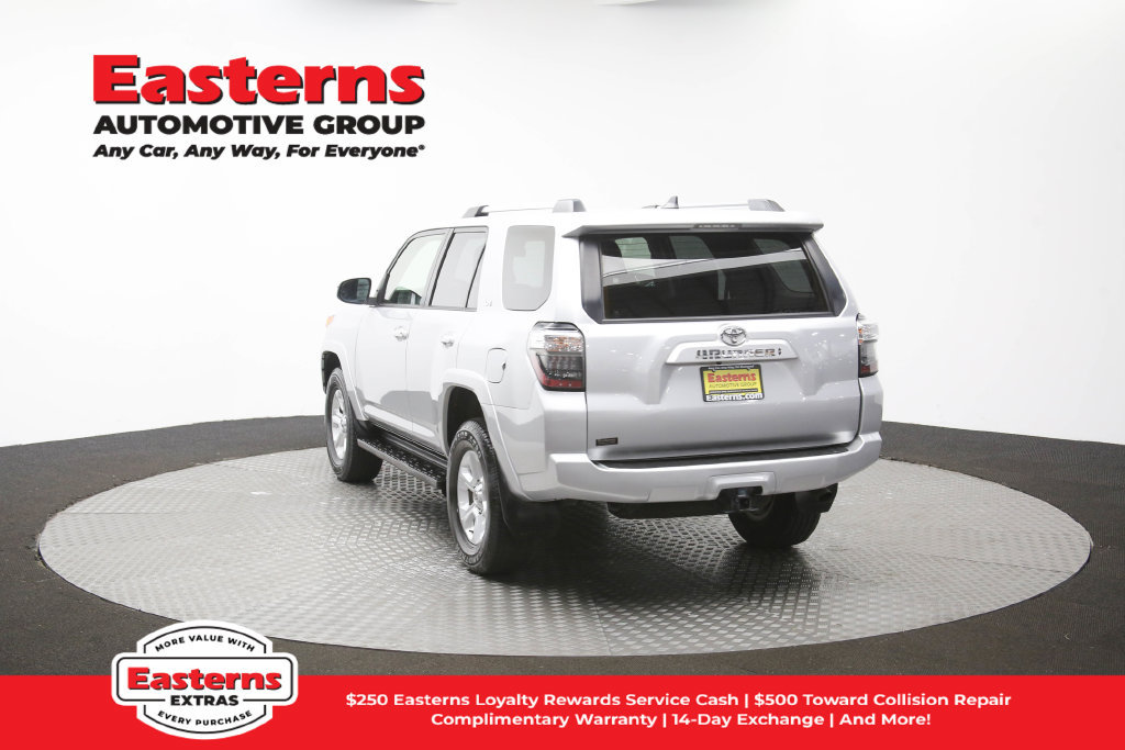 Used 2024 Toyota 4Runner SR5 AWD/4WD image 61