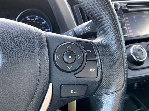 Used 2017 Toyota RAV4 LE image 18