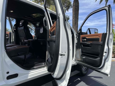 Used 2022 RAM 2500 Limited AWD/4WD image 50