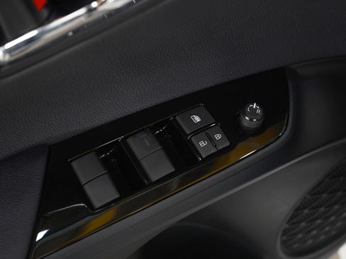 Used 2022 Toyota Prius Limited w/ Premium Convenience Package image 21