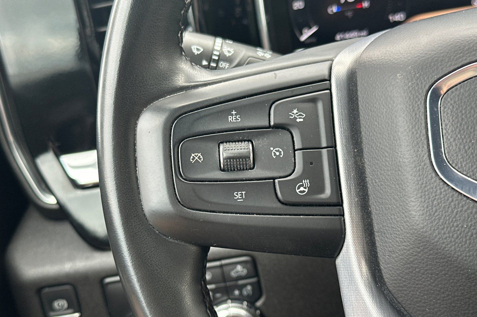 Used 2025 GMC Sierra 1500 SLT RWD image 34