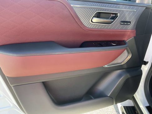 Certified 2025 INFINITI QX80 Autograph image 14