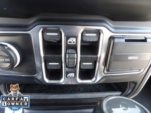 Used 2022 Jeep Wrangler Unlimited Sahara AWD/4WD image 25