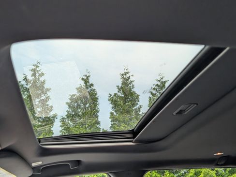 Used 2020 Jeep Grand Cherokee Limited image 19
