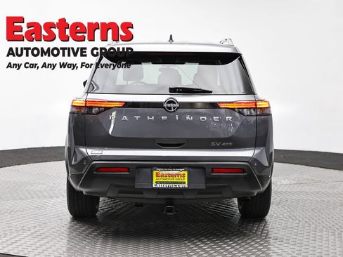 Used 2022 Nissan Pathfinder SV AWD/4WD image 6