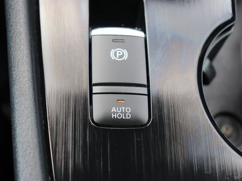 Used 2024 Nissan Rogue S AWD/4WD image 38
