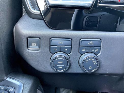 Certified 2025 Chevrolet Silverado 1500 LT AWD/4WD image 32